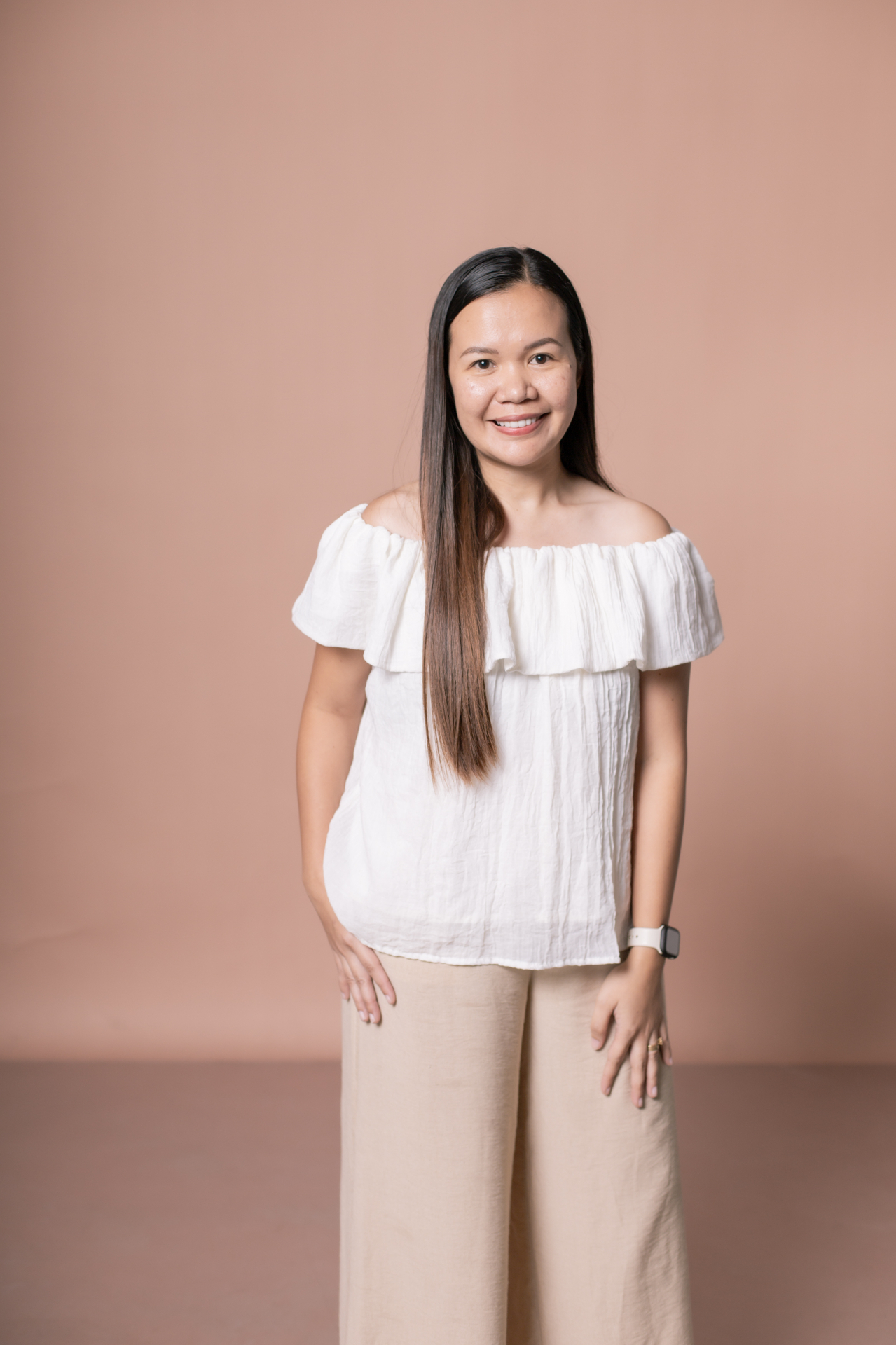 Jessica standing portrait